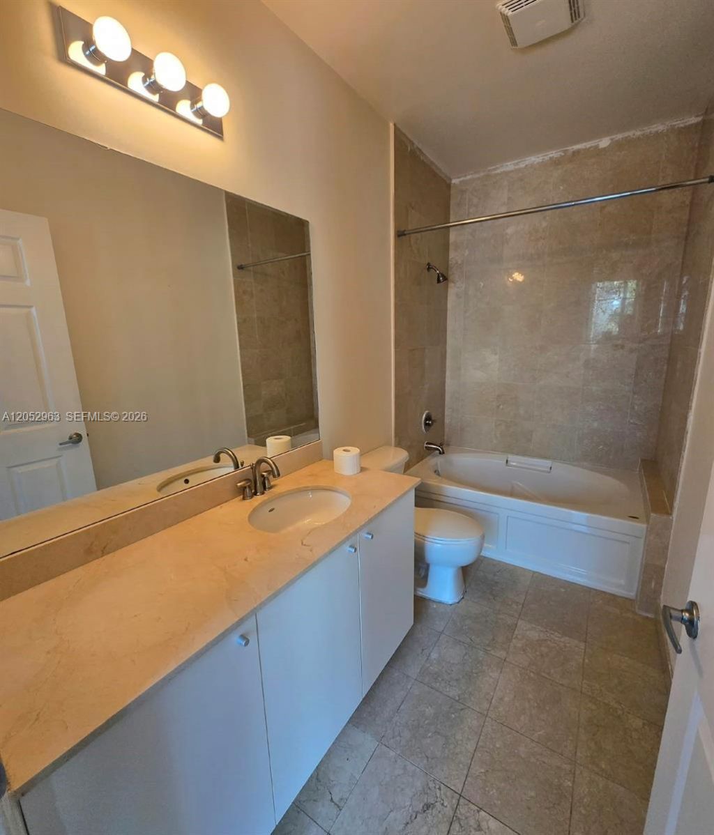 2100 Van Buren St, Unit 222, Hollywood, FL 33020 Photo