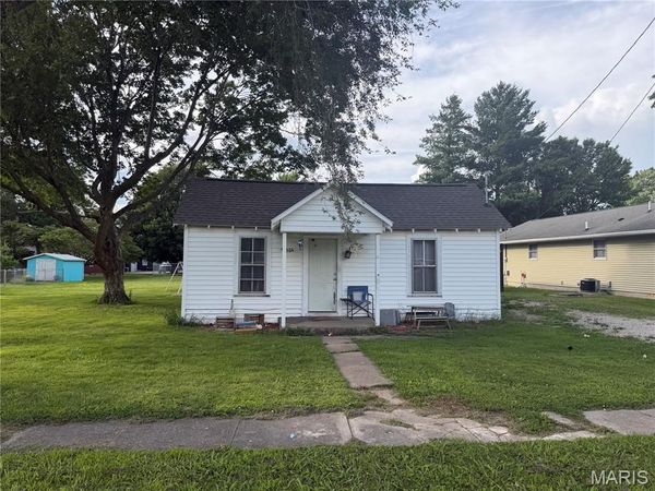 1504 Ohio , Windsor, IL 61957