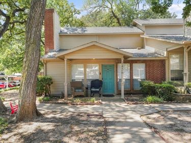 1456 Meadowood Village Drive , Fort Worth, TX 76120