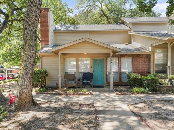 1456 Meadowood Village Drive , Fort Worth, TX 76120