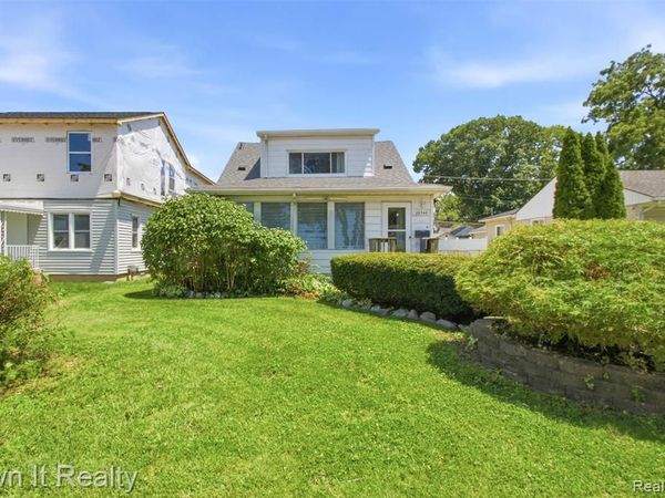 26546 Palmer Boulevard, Madison Heights, MI 48071