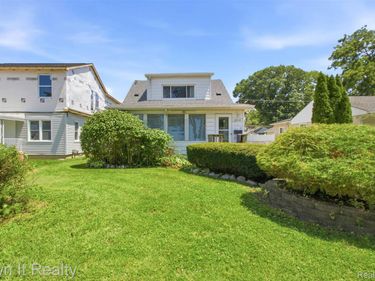26546 Palmer Boulevard, Madison Heights, Mi 48071
