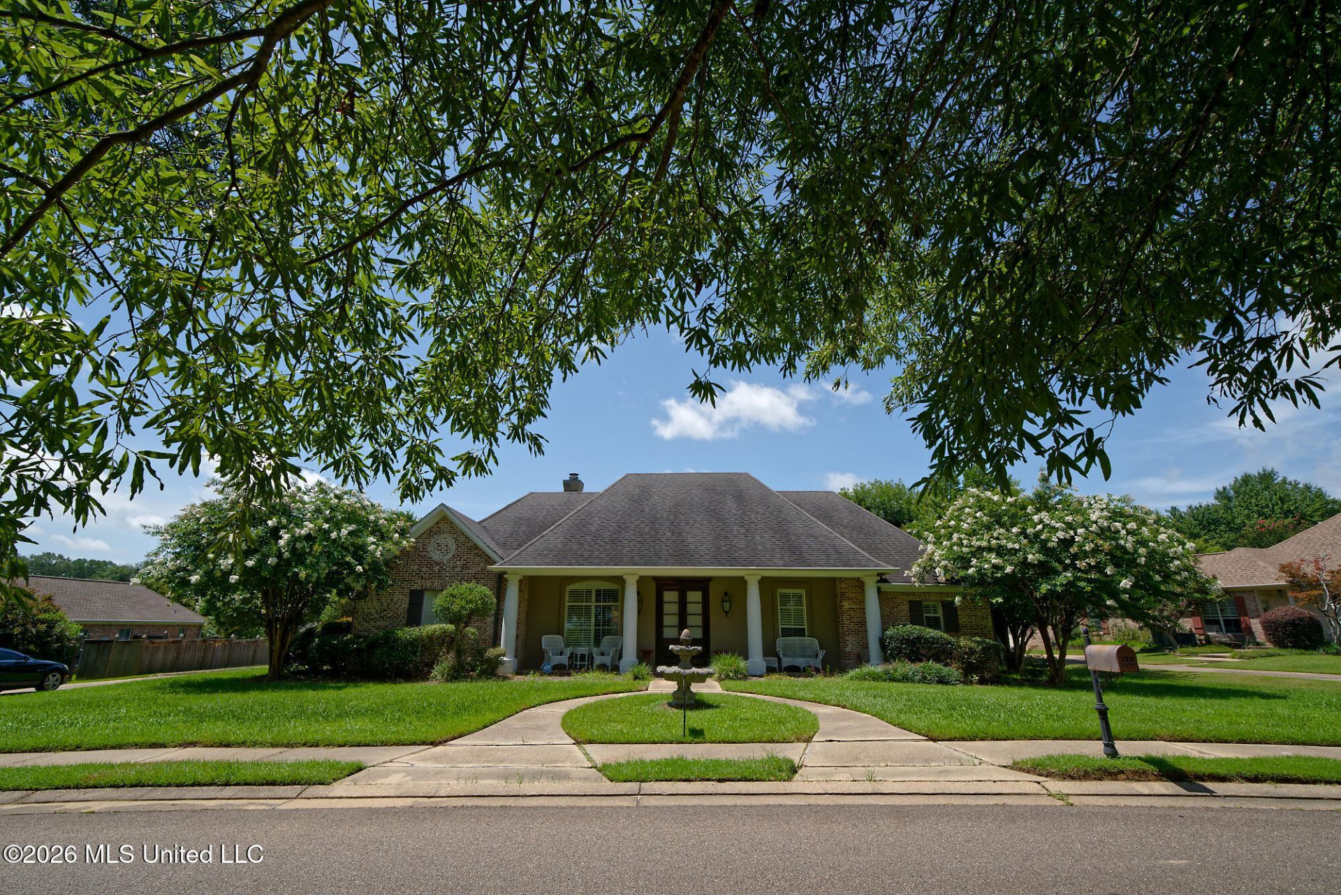 203 Lake Circle, Madison, MS 39110 Main Photo