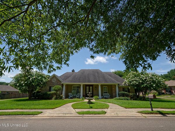203 Lake Circle, Madison, MS 39110