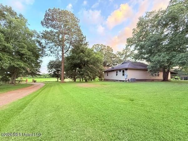 25 Wes Dillon Road, Tylertown, MS 39667