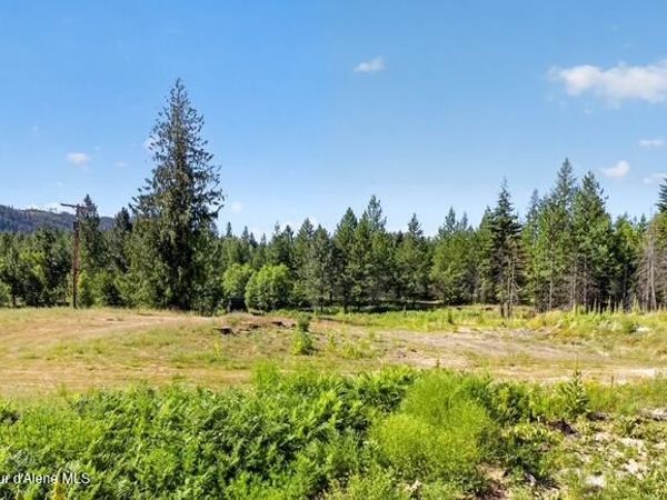 197 Schneiders RD, Sagle, ID 83860