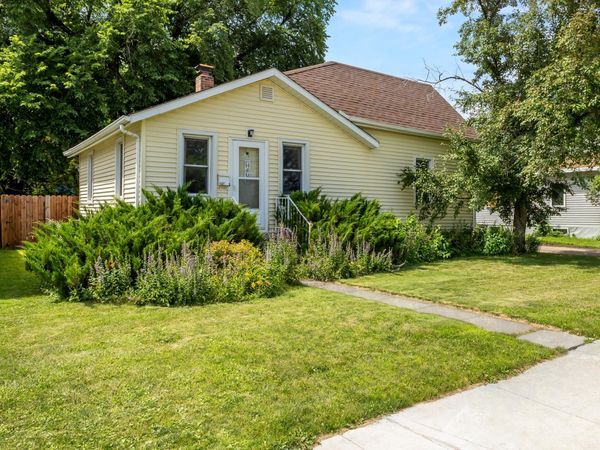 527 1st Street N, Wahpeton, ND 58075