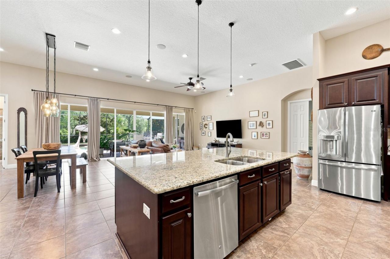 15512 Mossy Ridge Lane, Lithia, FL 33547 Photo