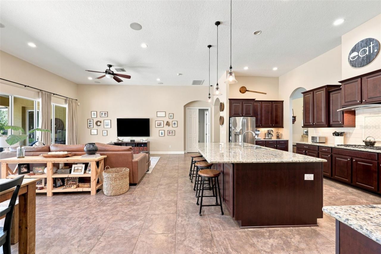 15512 Mossy Ridge Lane, Lithia, FL 33547 Photo