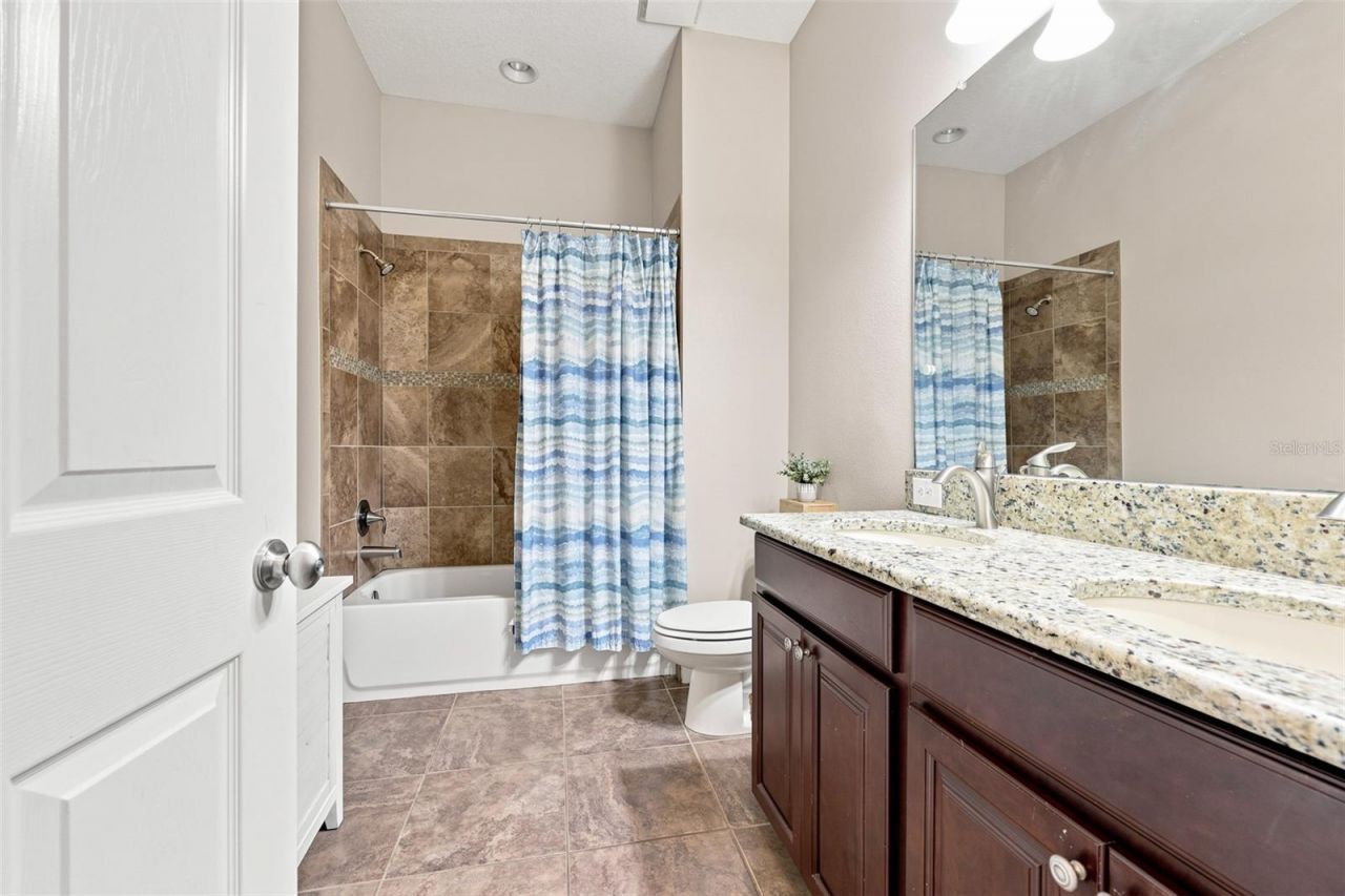 15512 Mossy Ridge Lane, Lithia, FL 33547 Photo