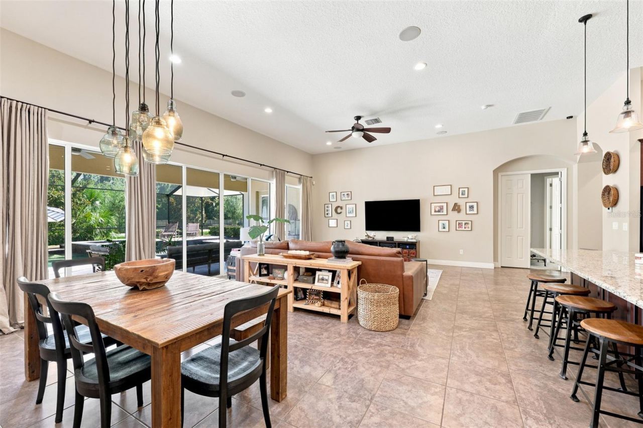 15512 Mossy Ridge Lane, Lithia, FL 33547 Photo