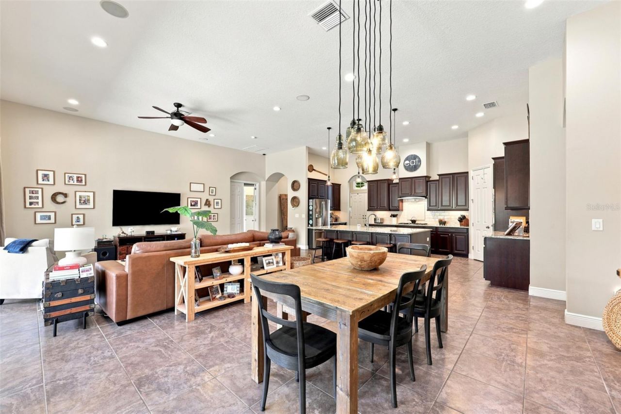 15512 Mossy Ridge Lane, Lithia, FL 33547 Photo