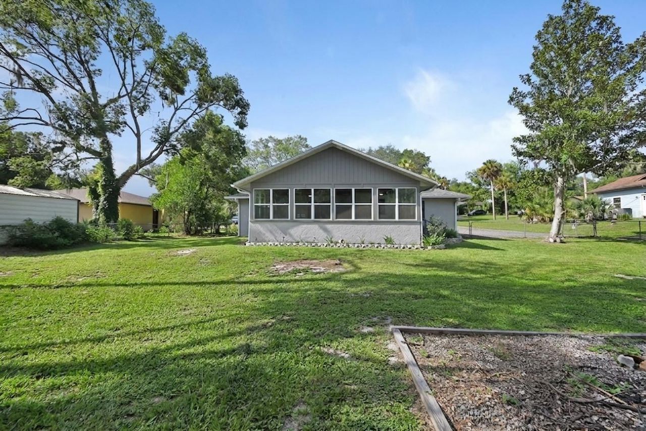 235 W Retta Street , De Leon Springs, FL 32130 Photo