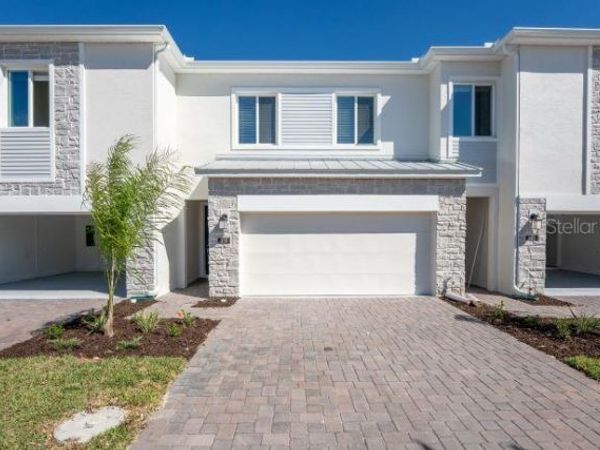 339 NINE IRON DRIVE , DAVENPORT, FL 33896