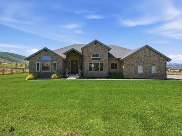 90 E SKY LN N, Marion, UT 84036