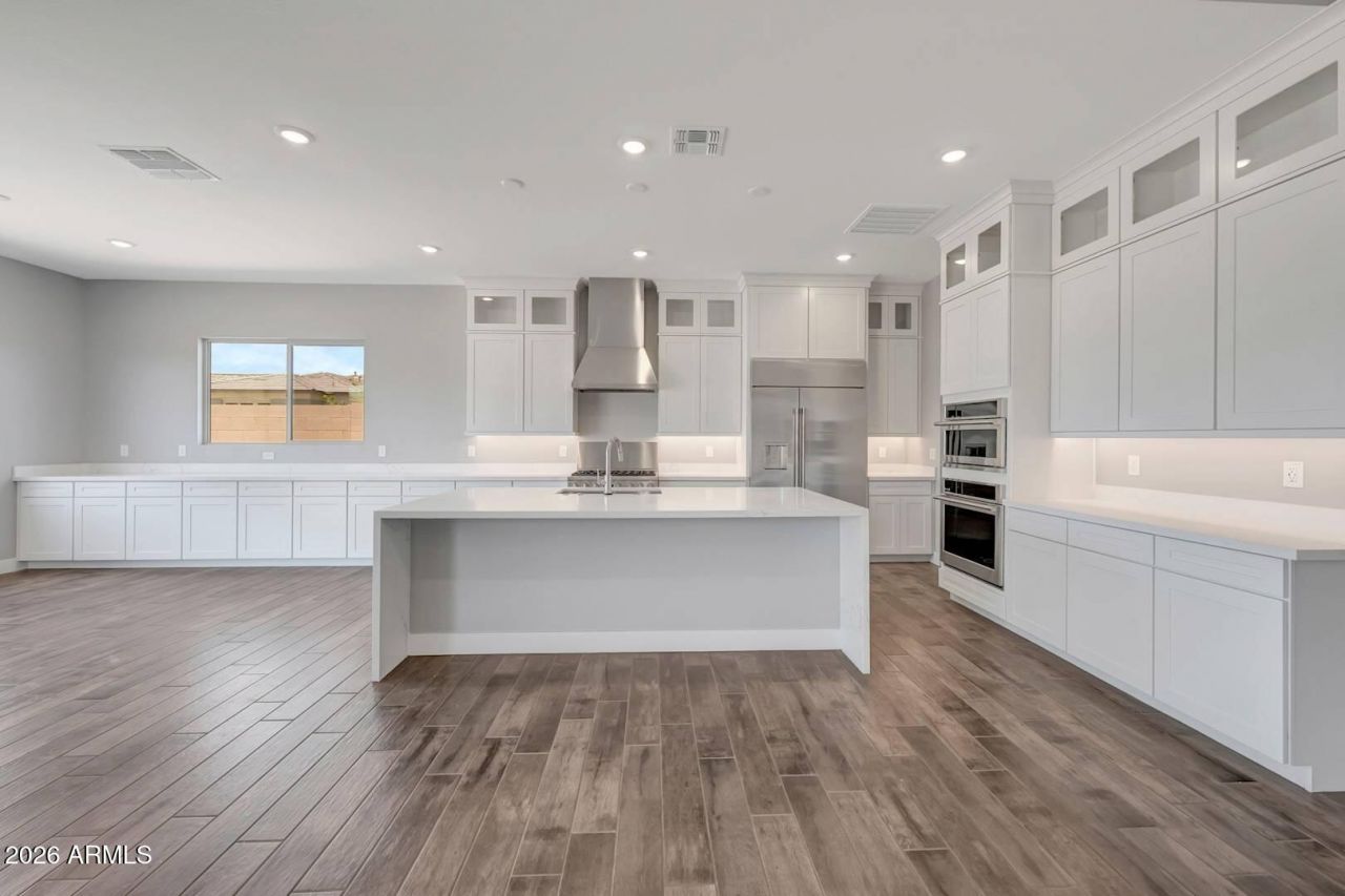 698 W RIDGE Road, Apache Junction, AZ 85120