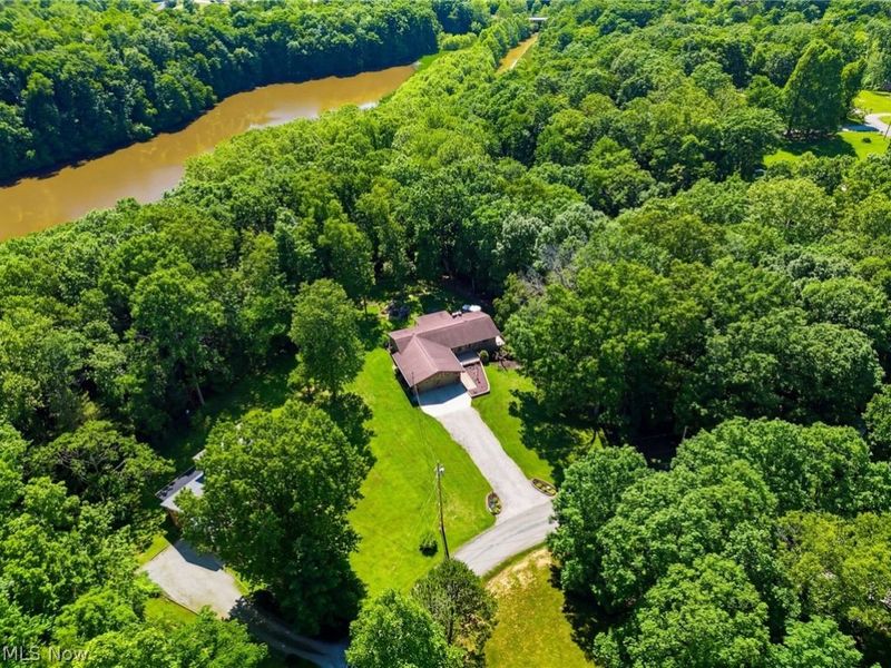 445 Northlake Drive, Vincent, OH 45784 Photo 8