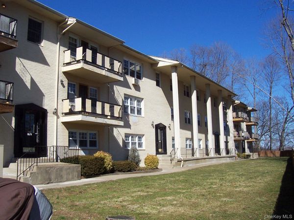 21 Pavilion Road, Unit 21, Suffern, NY 10901