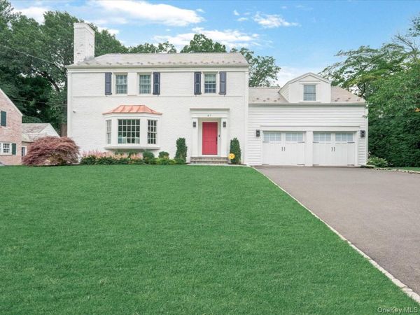 41 Strickland Place , Manhasset, NY 11030