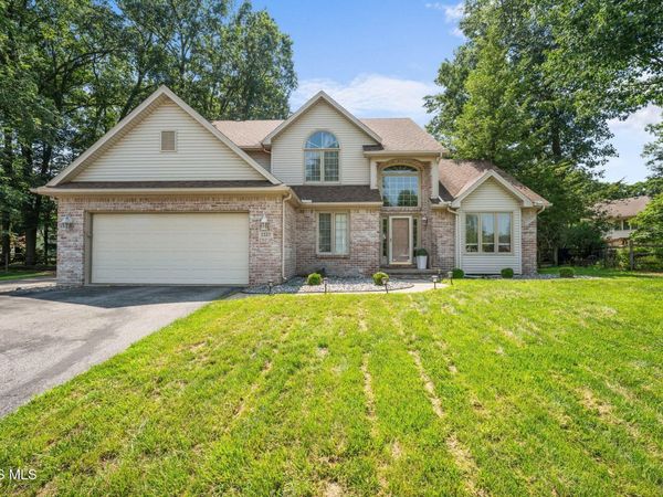 2327 Poplar Court, Sylvania, OH 43560
