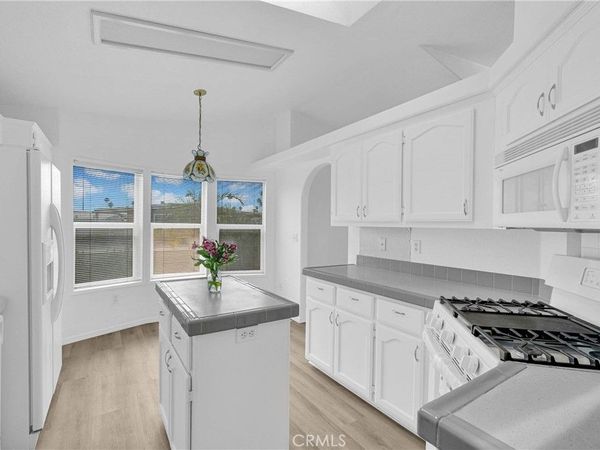 930 Santa Victoria, Hemet, CA 92543