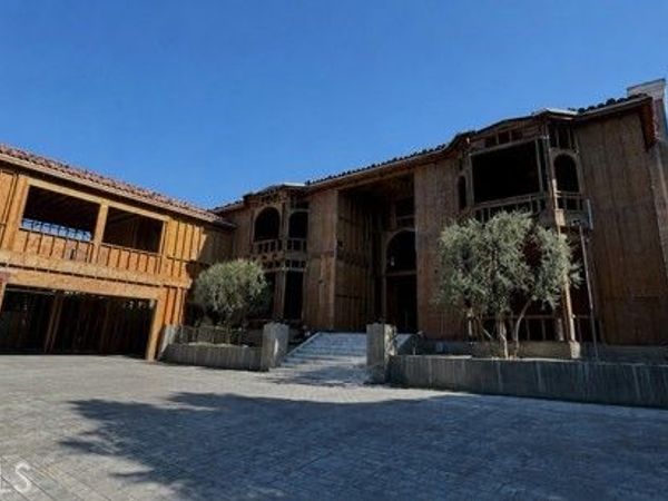 20614 Chatsboro, Woodland Hills, CA 91364