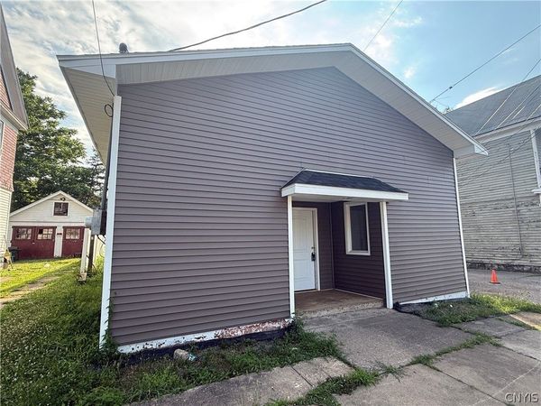 28 Auburn Avenue , Utica, NY 13501