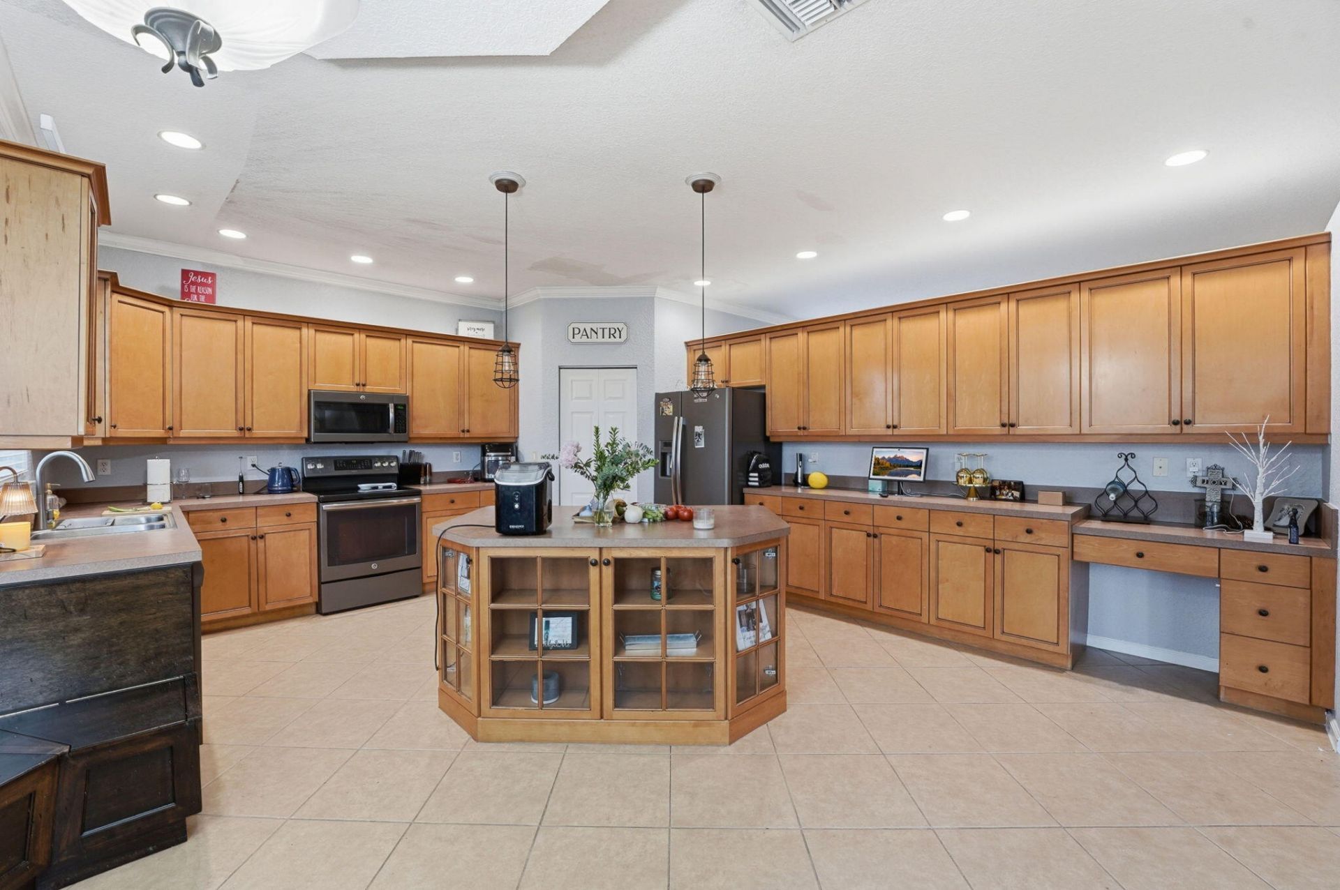2753 Misty Oaks Circle, Royal Palm Beach, FL 33411 Photo