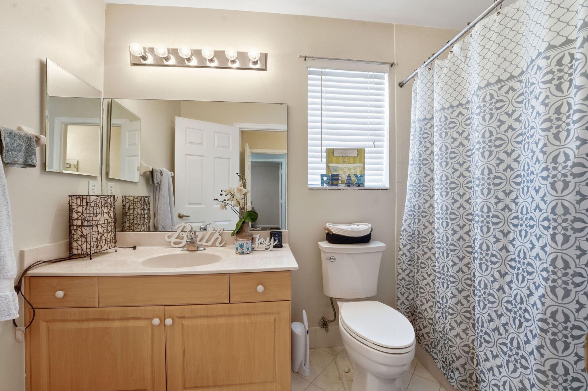 2753 Misty Oaks Circle, Royal Palm Beach, FL 33411 Photo