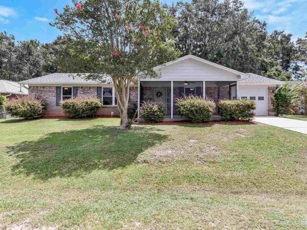 5712 Ivy Ln, Pace, FL 32571