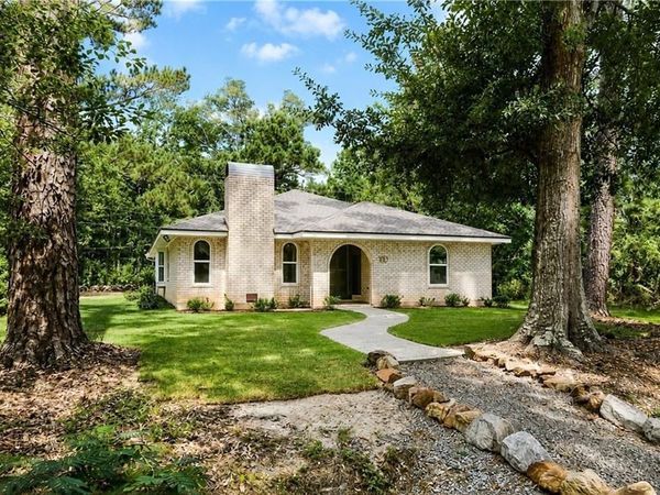 100 LIVE OAK Street, Mandeville, LA 70448