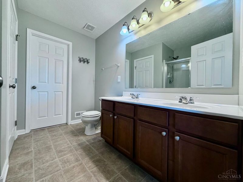 692 Hafton Court, Maineville, OH 45039 Photo 16