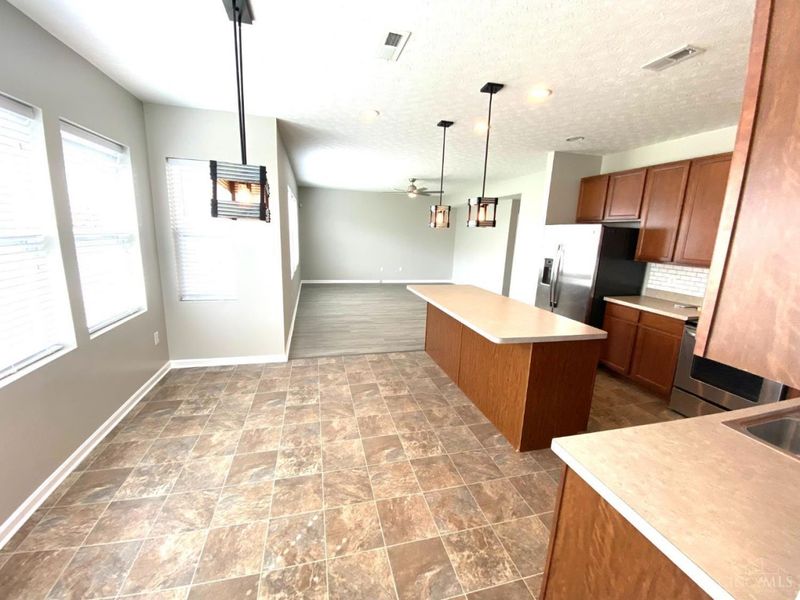 692 Hafton Court, Maineville, OH 45039 Photo 6