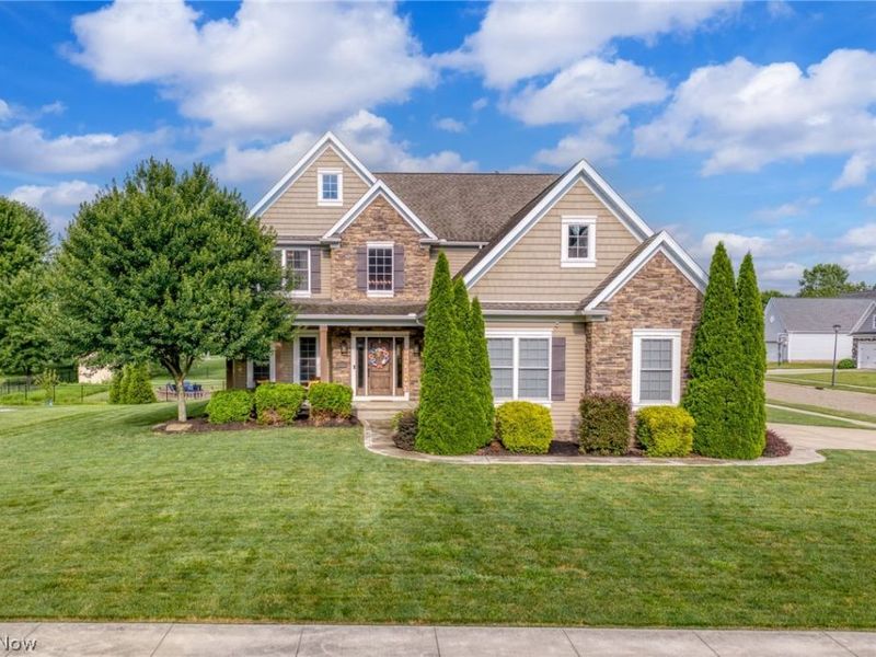 12504 Estate Avenue NW, Uniontown, OH 44685 Photo 2