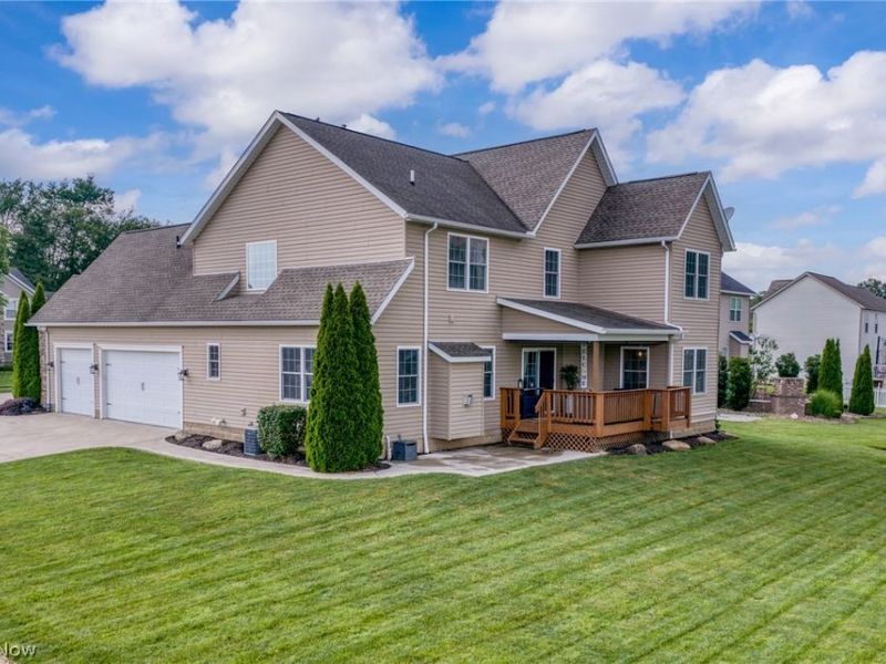 12504 Estate Avenue NW, Uniontown, OH 44685 Photo 4