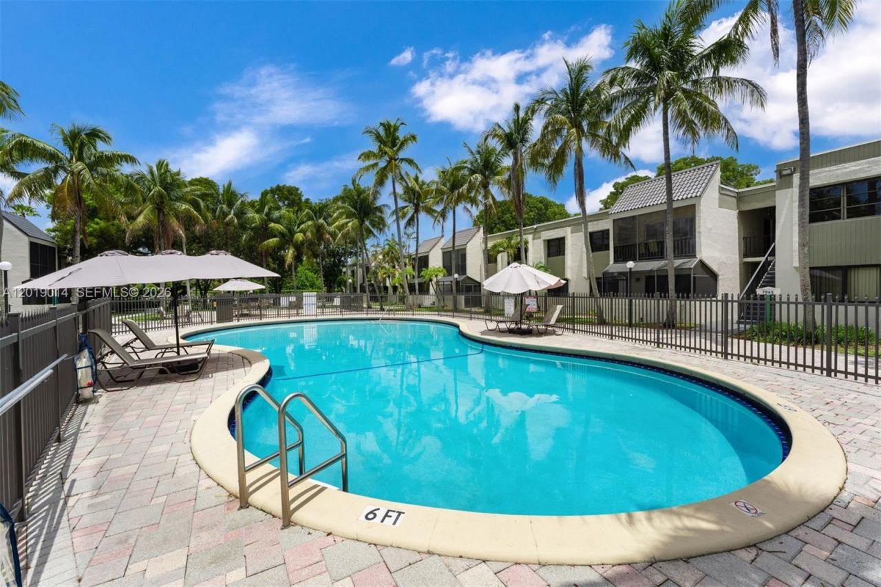 7947 SW 104th St , Unit 104C, Miami, FL 33156 Photo