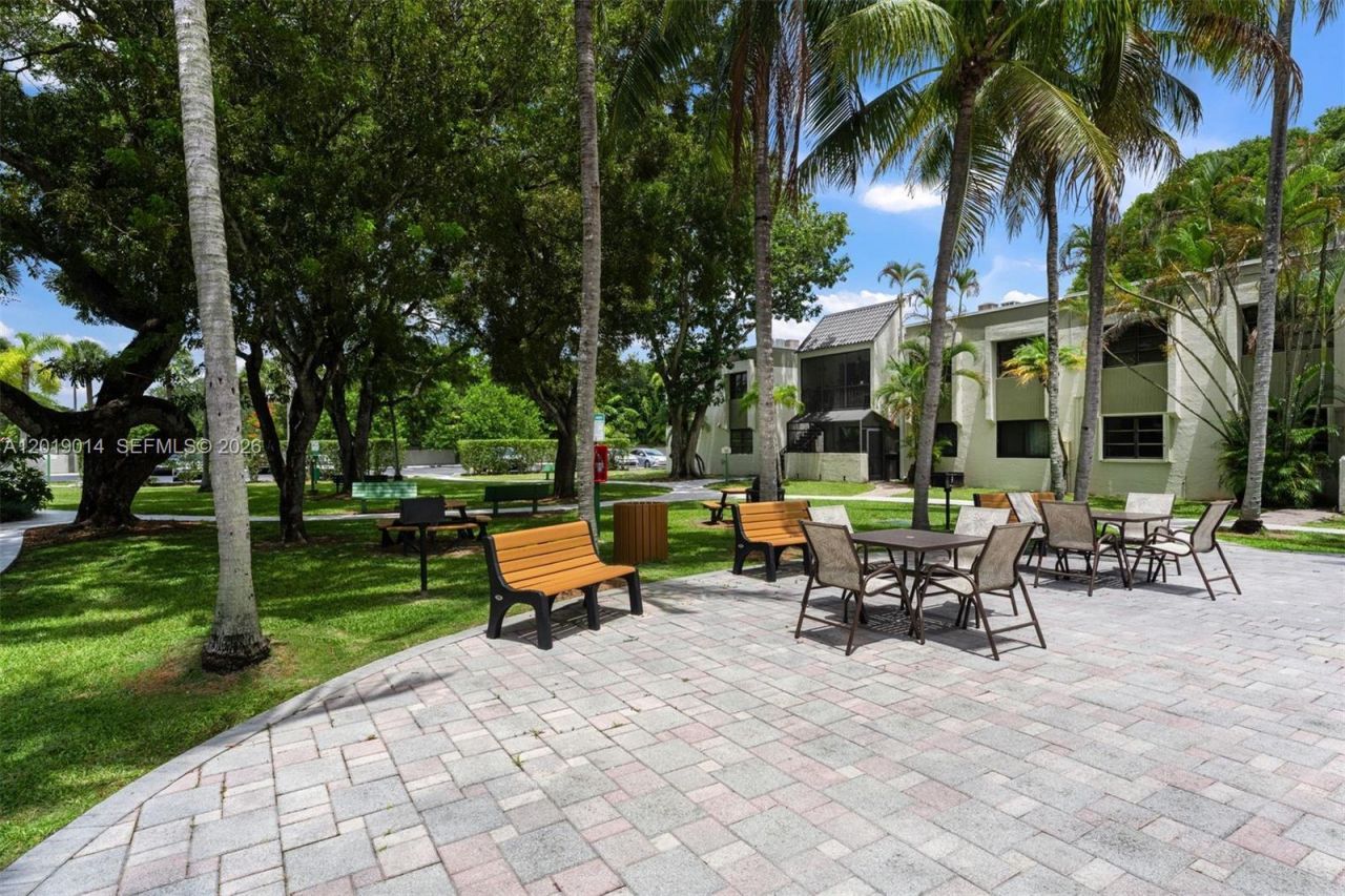 7947 SW 104th St , Unit 104C, Miami, FL 33156 Photo
