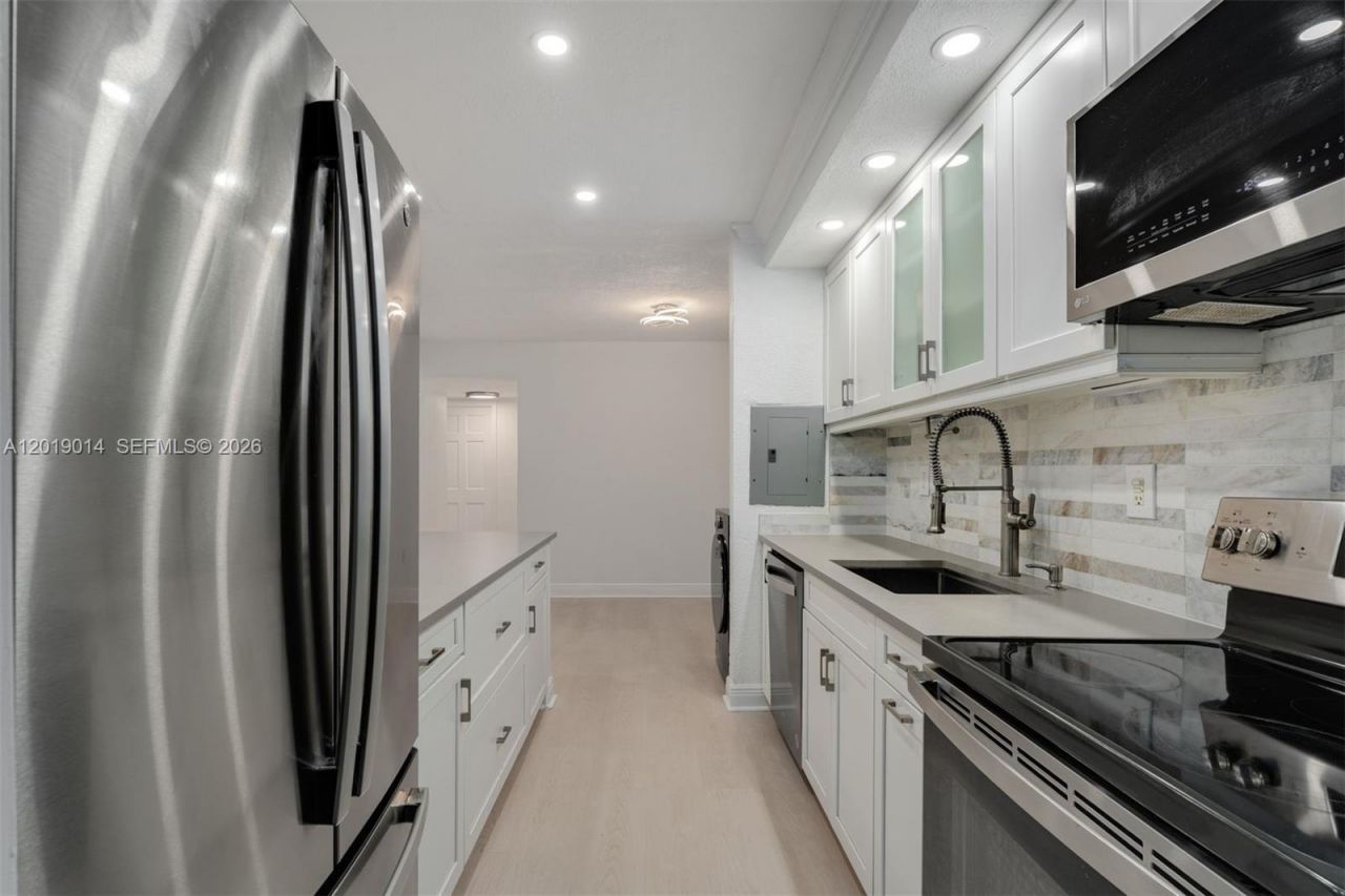 7947 SW 104th St , Unit 104C, Miami, FL 33156 Photo