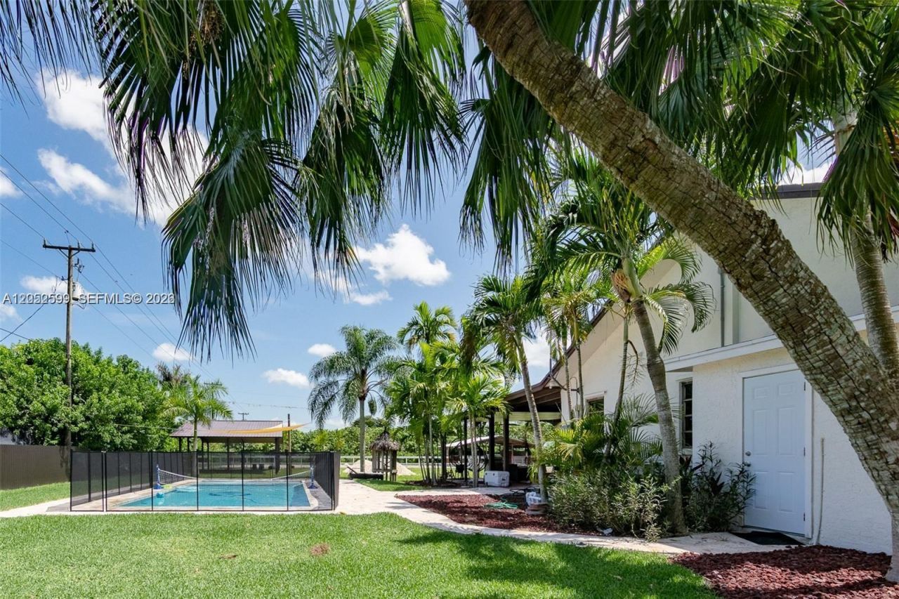21290 SW 234th St, Homestead, FL 33031 Photo