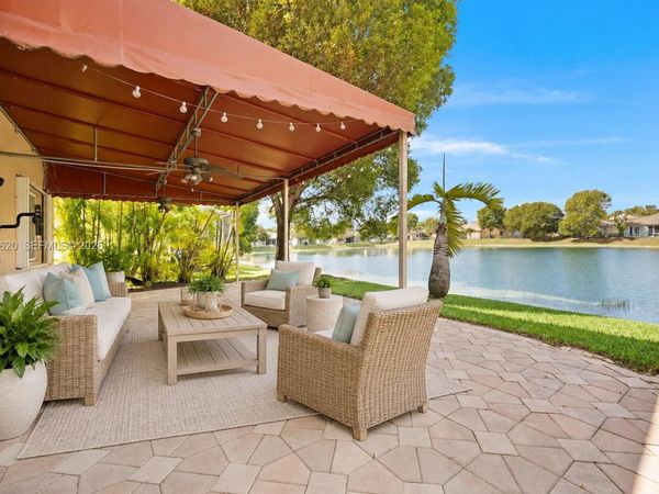 2002 SE 17th Ave, Homestead, FL 33035