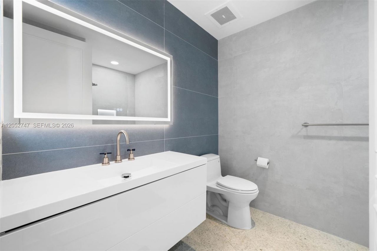 16047 Collins Ave , Unit 1703, Sunny Isles Beach, FL 33160 Photo