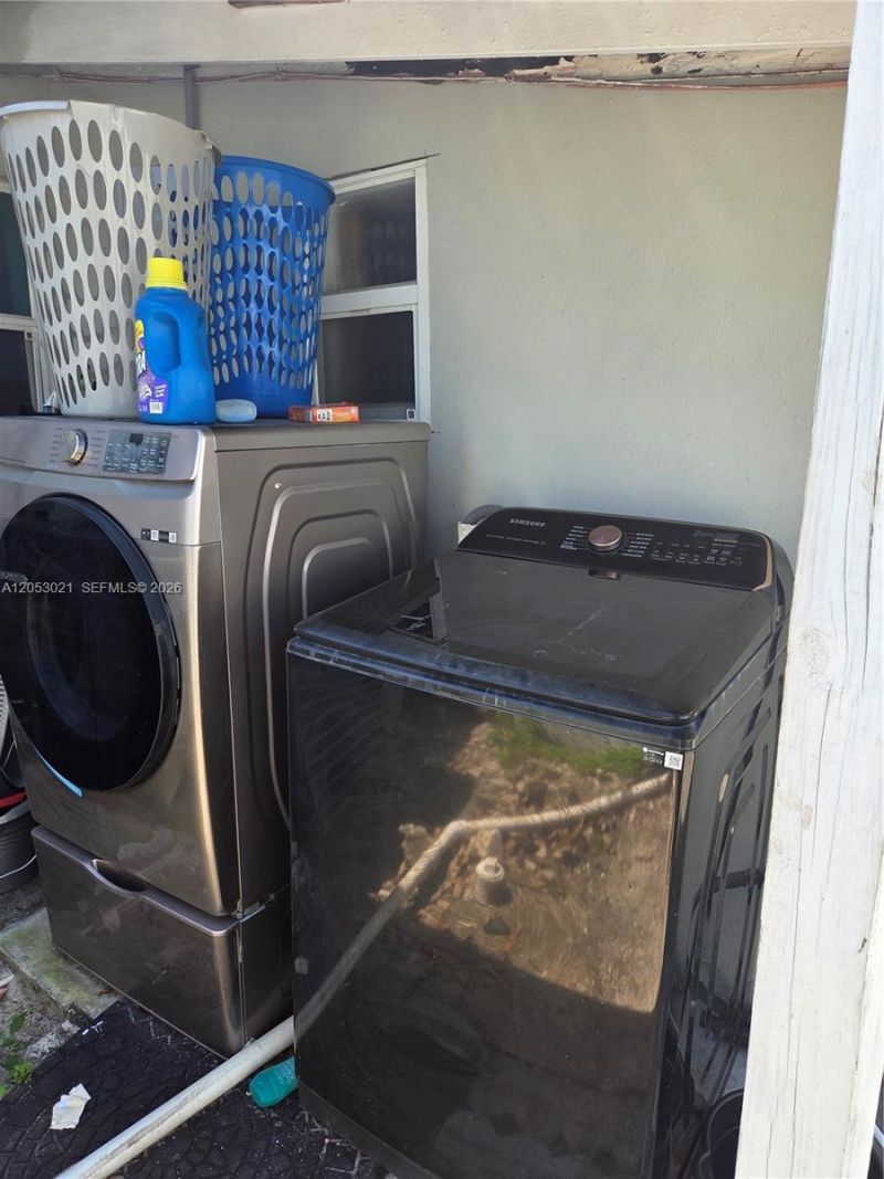 19631 NE 12th Ct , Unit EFF, Miami, FL 33179 Photo