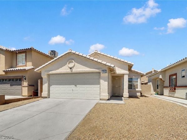 2311 Red Crossbill Lane , Las Vegas, NV 89142