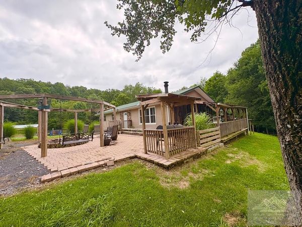 664 Bolling Road, Jumping Branch, WV 25969