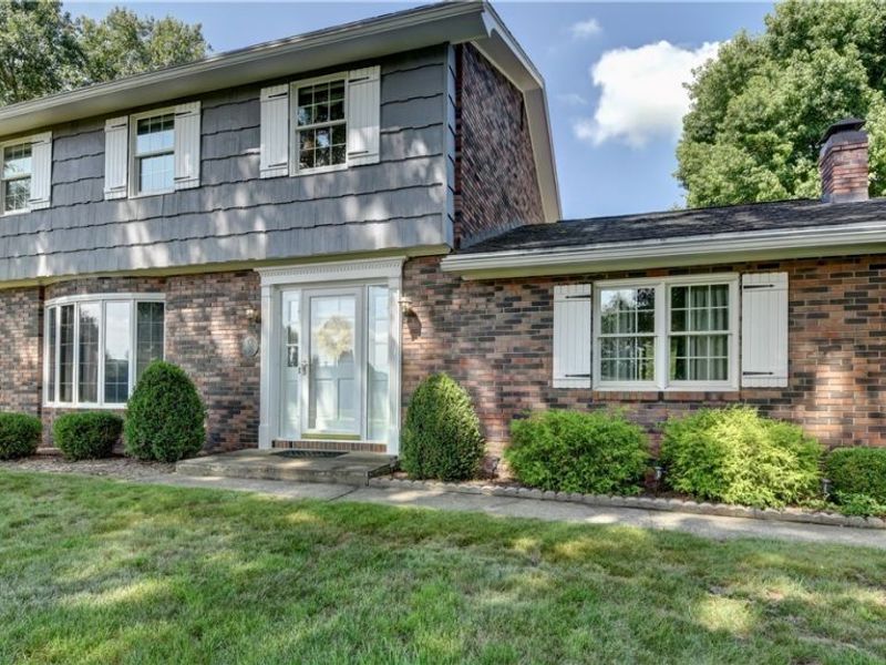 966 College Drive SE, New Philadelphia, OH 44663 Photo 2