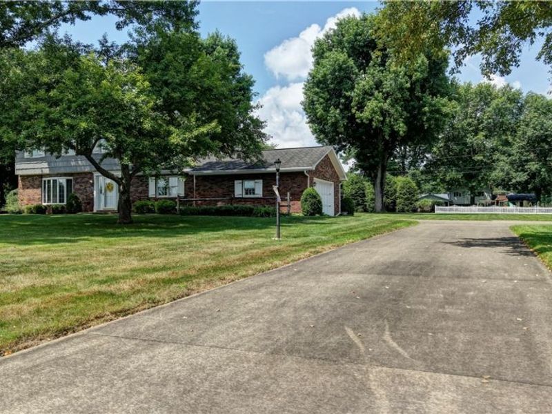 966 College Drive SE, New Philadelphia, OH 44663 Photo 5