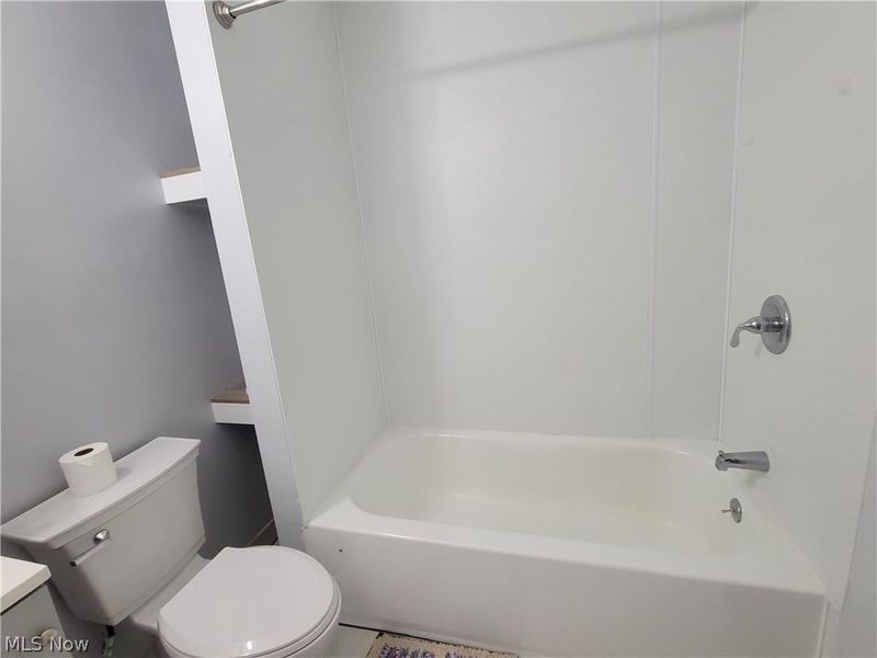 2708 Hood Avenue, Cleveland, OH 44109 Photo 17