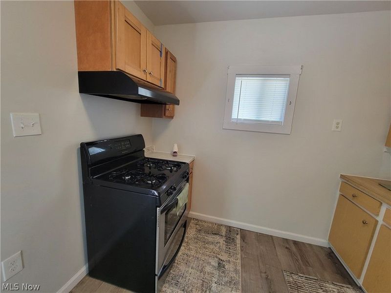 2708 Hood Avenue, Cleveland, OH 44109 Photo 28