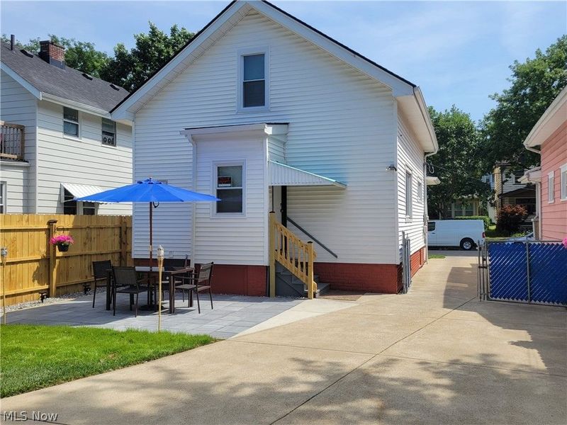2708 Hood Avenue, Cleveland, OH 44109 Photo 9
