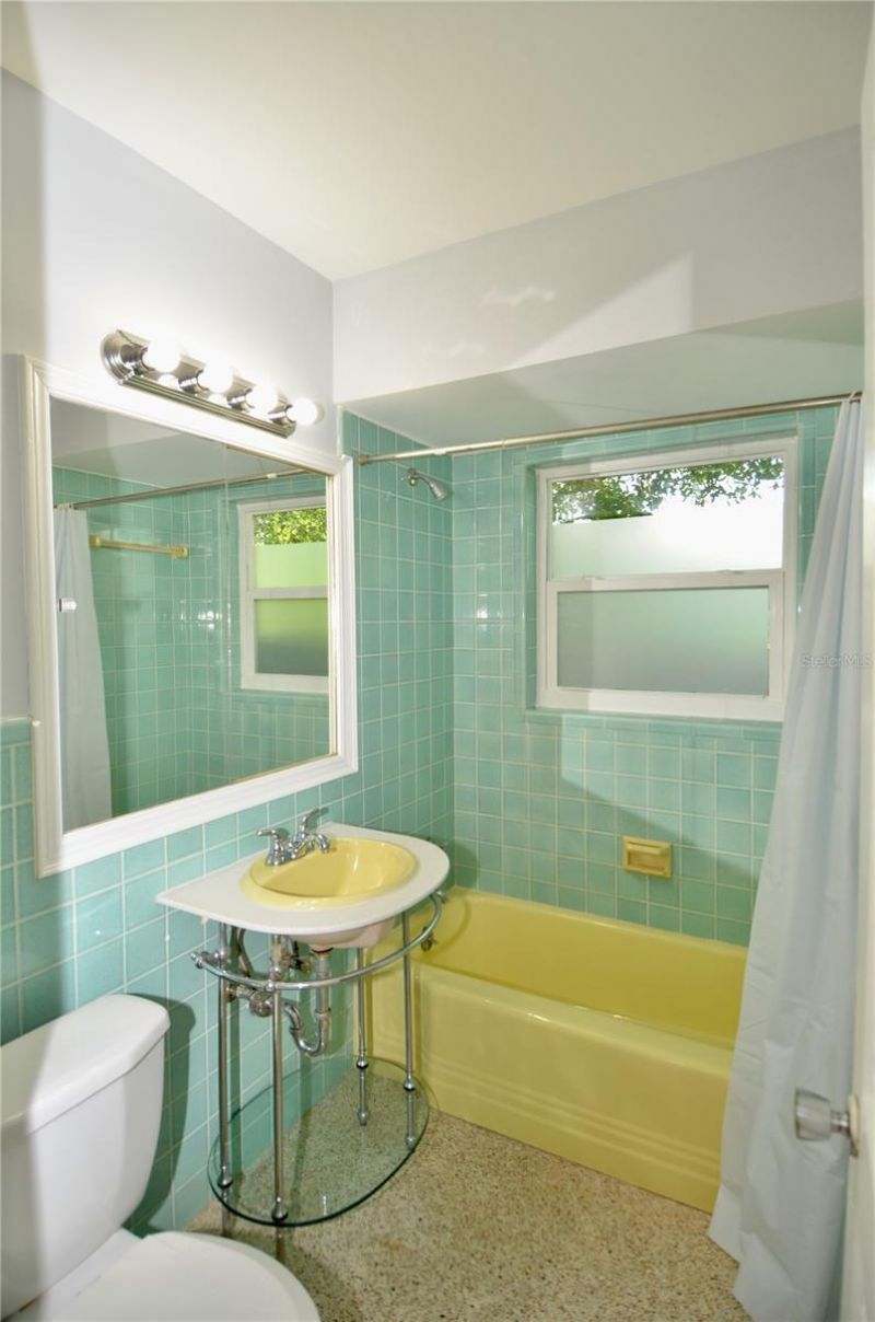 3525 Iroquois Avenue , Sarasota, FL 34234 Photo
